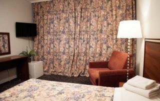 Уютный мини-отель Вернисаж, Меблированные комнаты Вернисаж - метро Гражданский Проспект на севере Санкт-Петербурга